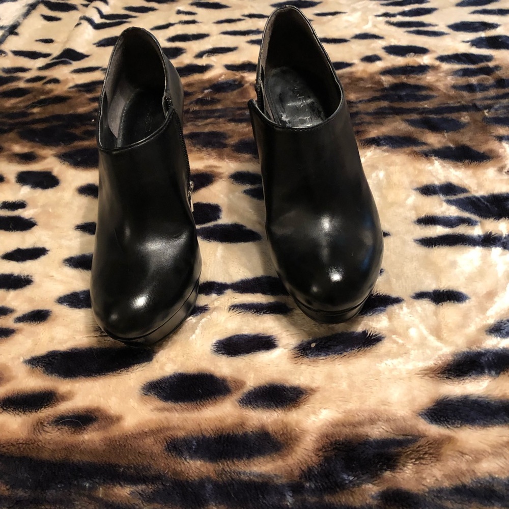 Marc Fisher Black Platform Booties Preowned